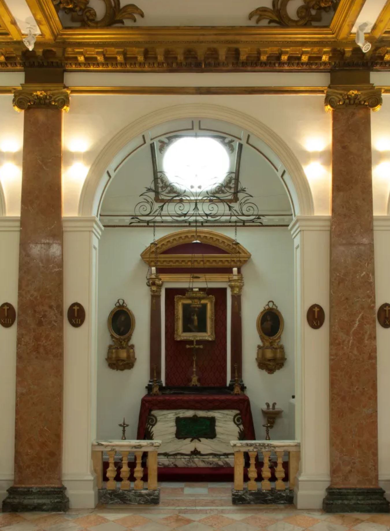 Interior of Our Lady of Sorrows, Eton